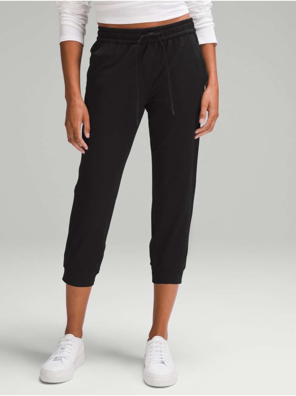 Lululemon soft jersey black mid-rise cropped jogger pant